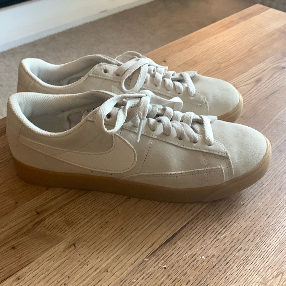 Nike Blazer low ivory suede